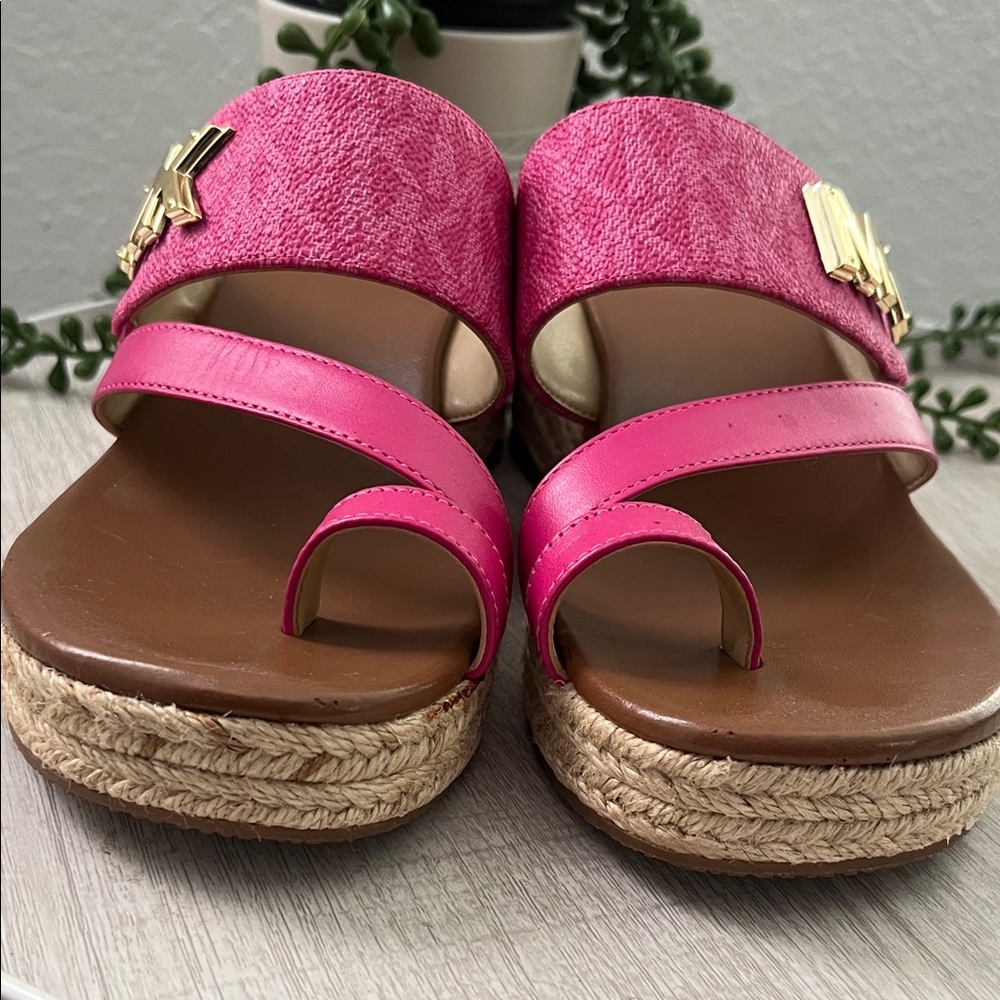 Michael Kors Pink Platform Toe-Ring Slide Sandals with Gold MK Accent - Picture 3 of 15